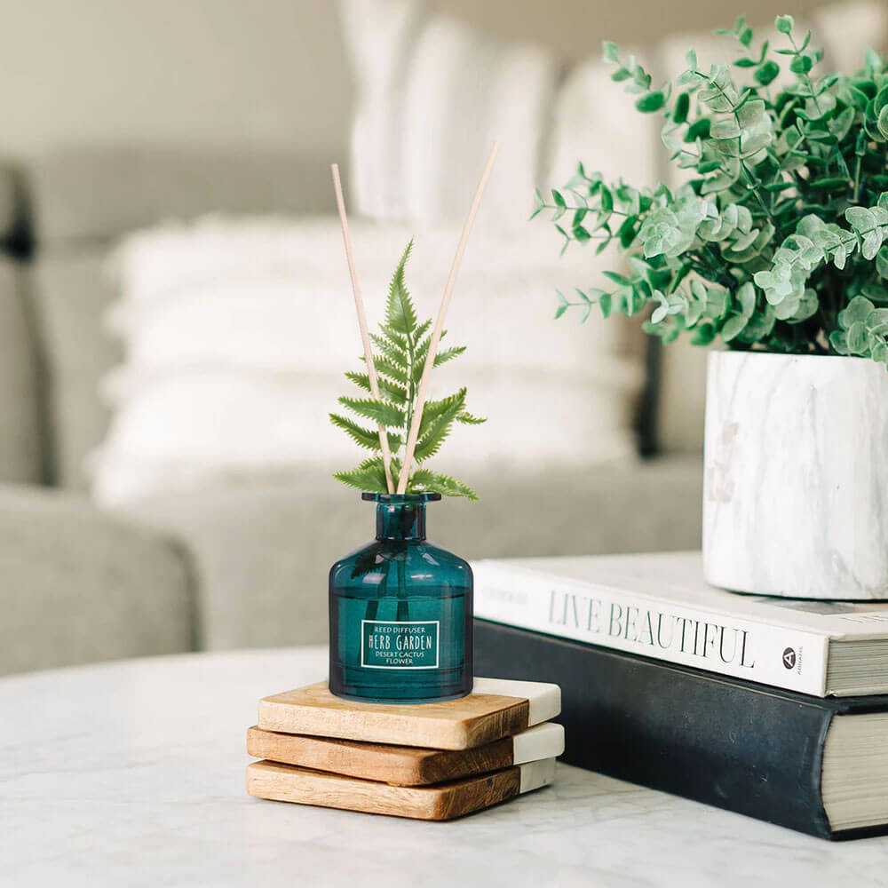 Scented Glass Diffuser with 5 Reeds and Leaf - 160ml